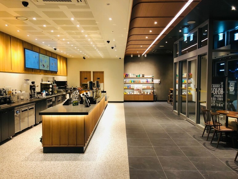 Starbucks Banghak Station — photo 2