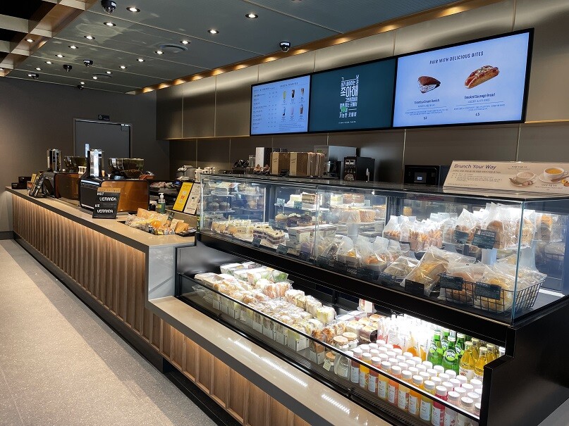 Starbucks Mangwon Station — photo 2
