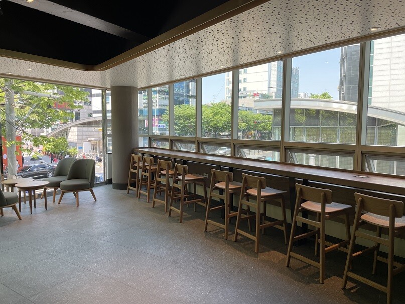 Starbucks Mangwon Station — photo 4