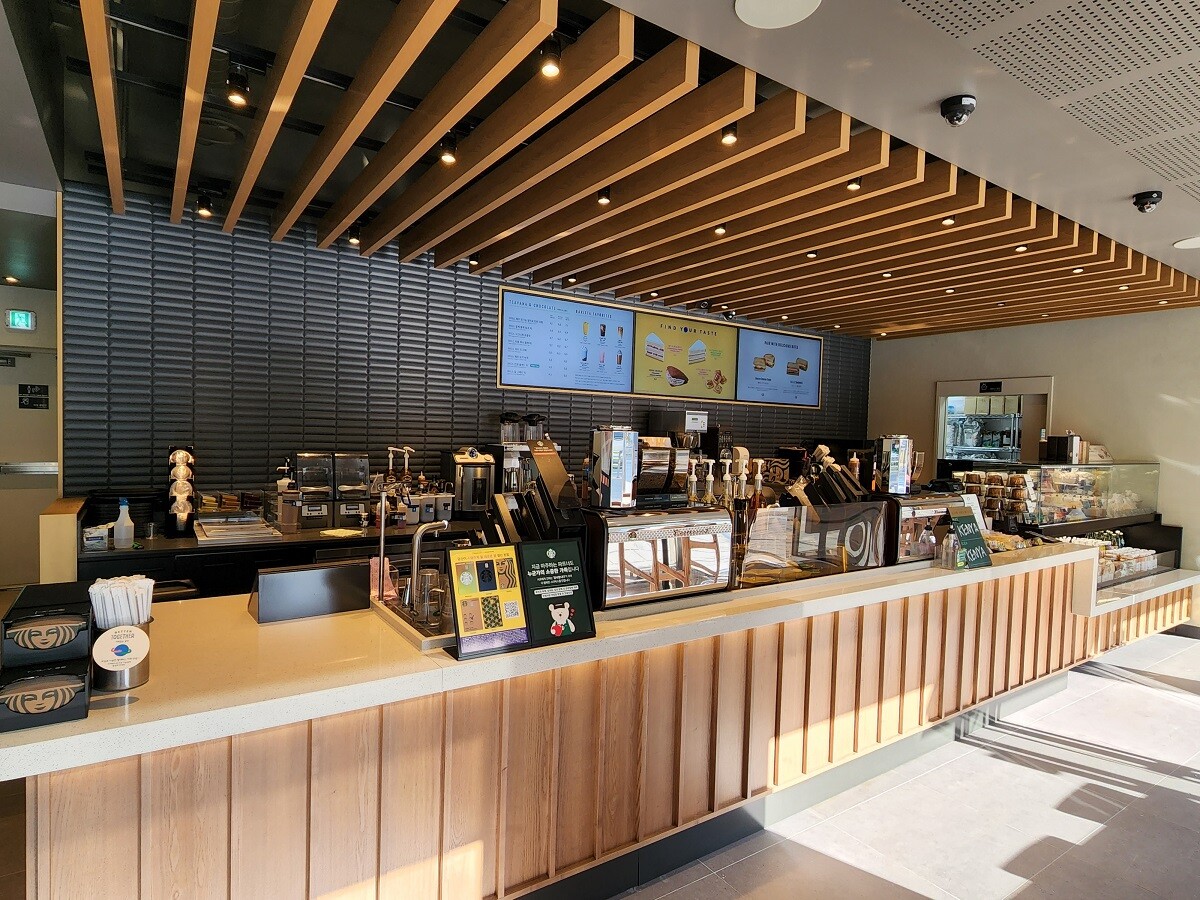 Starbucks Gil-dong Station — photo 3