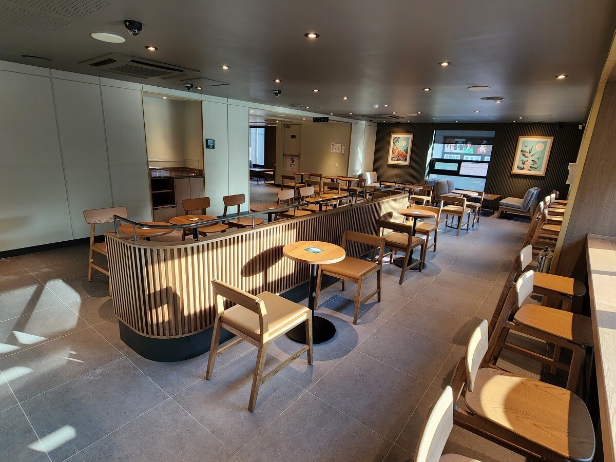 Starbucks Gil-dong Station — photo 5