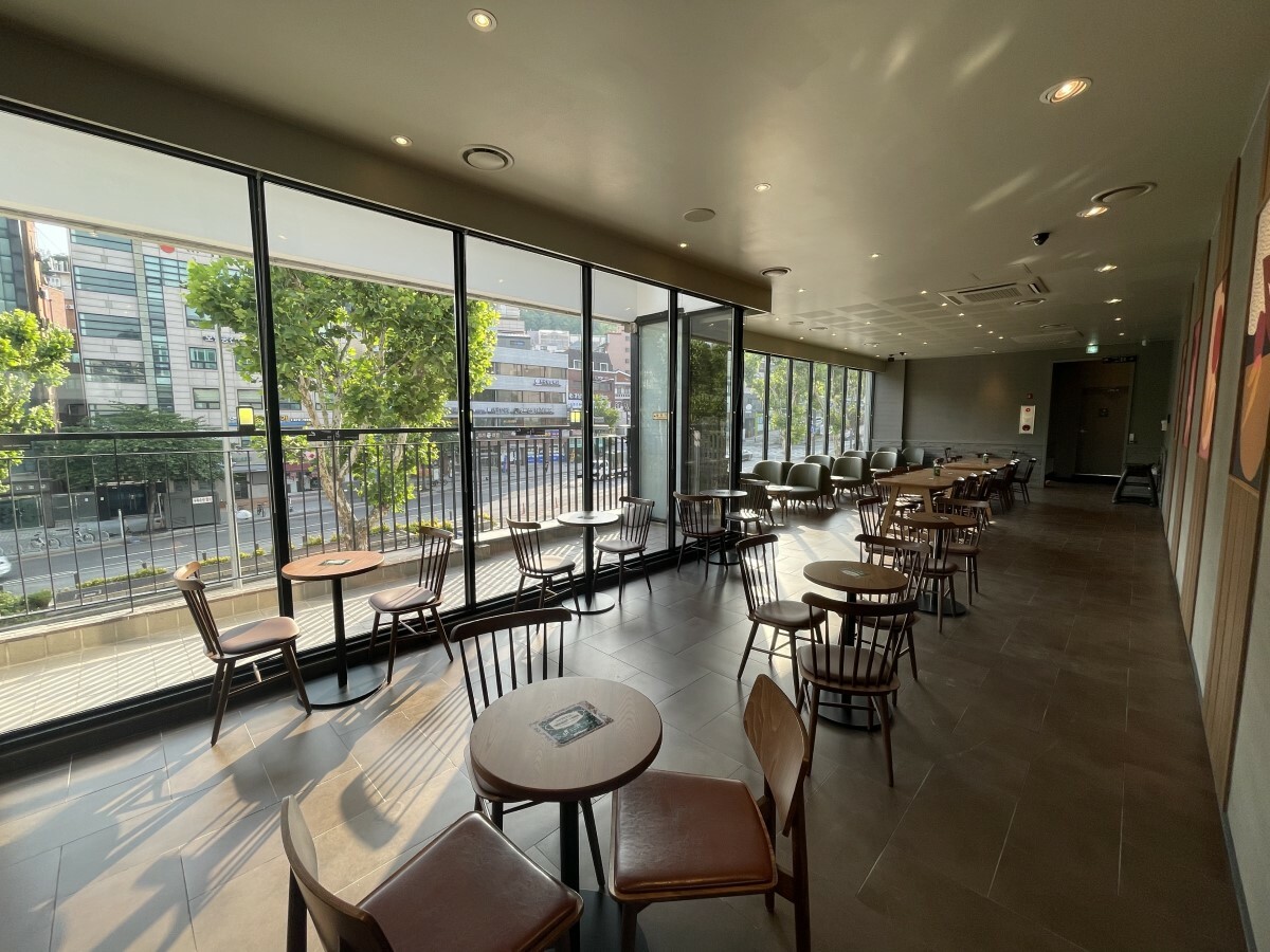 Starbucks Nakseongdae — photo 5