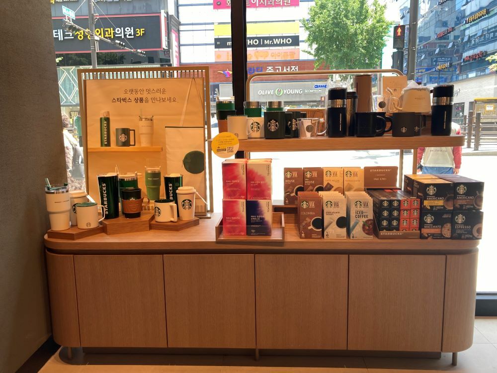 Starbucks Busanseomyeonjungang-ro — photo 3