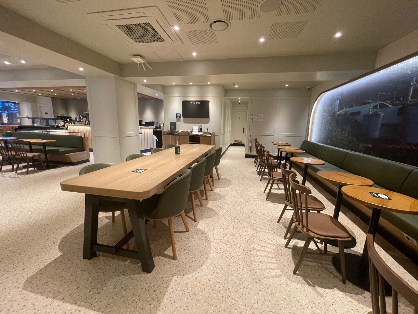 Starbucks Busan Central Station — photo 3