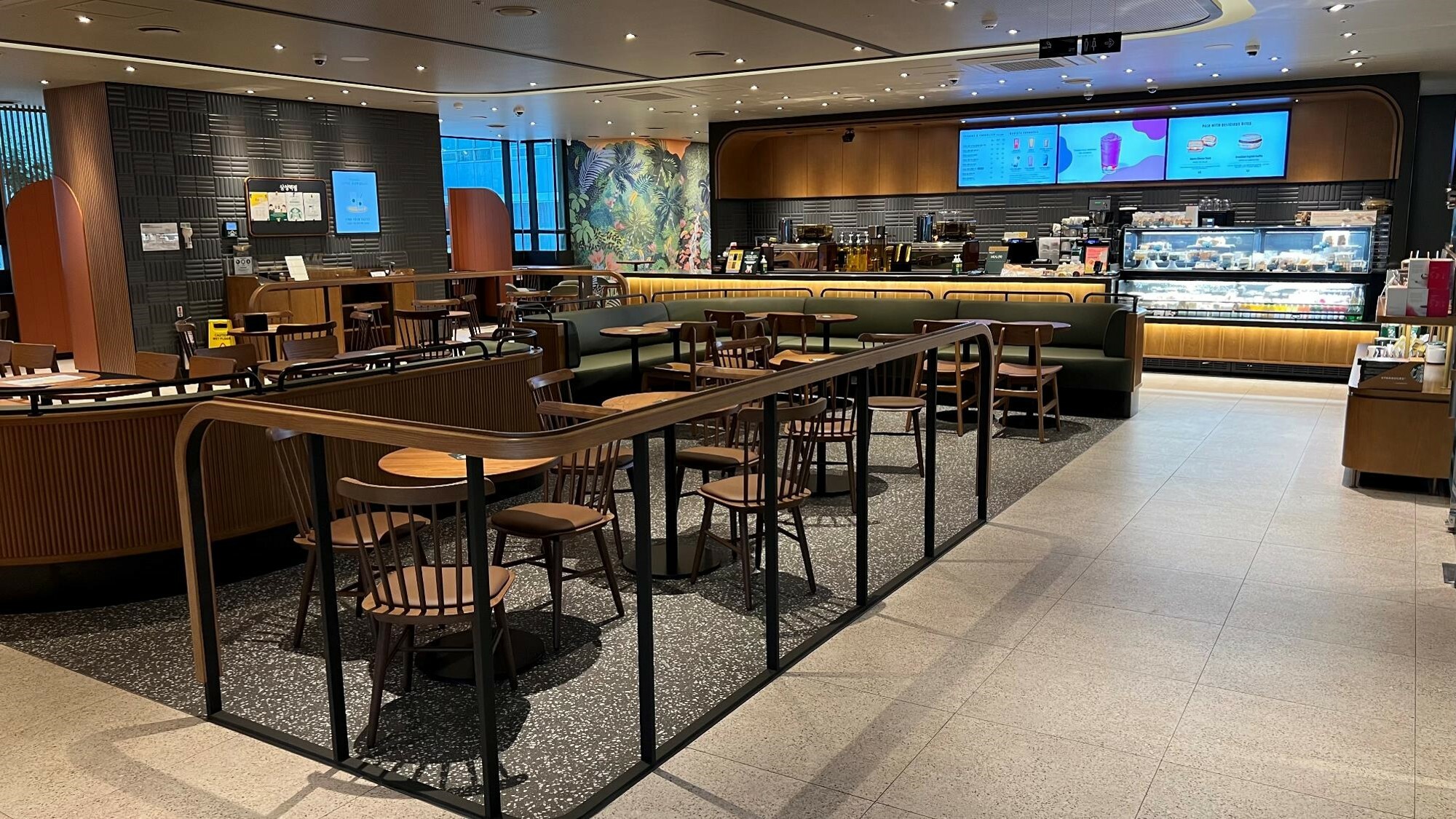 Starbucks Samseong Station — photo 2