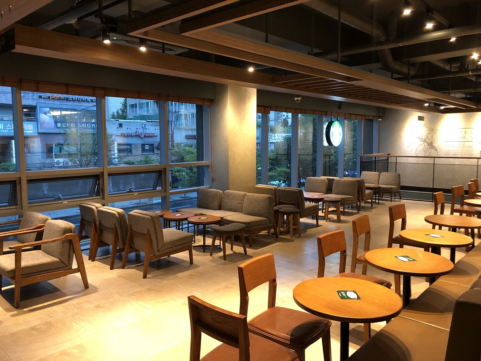Starbucks Dangsan Boulevard — photo 5