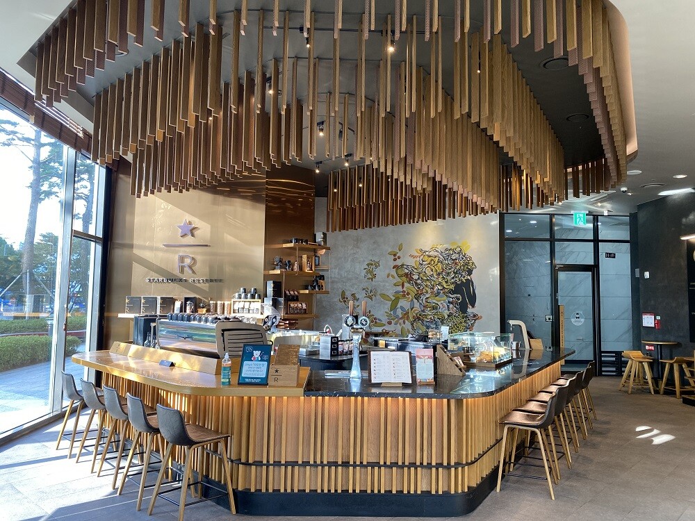 Starbucks Yongsan Yeoksseomit — photo 2