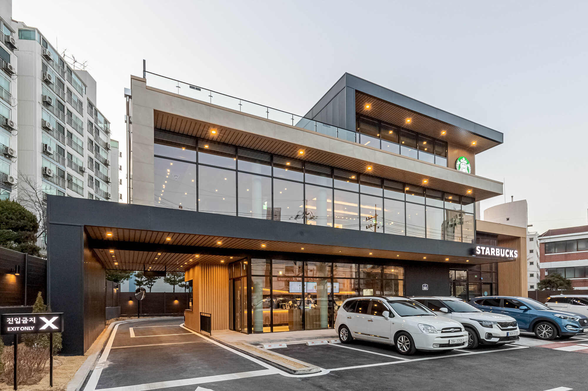 Starbucks Bucheon Wonjong — photo 1