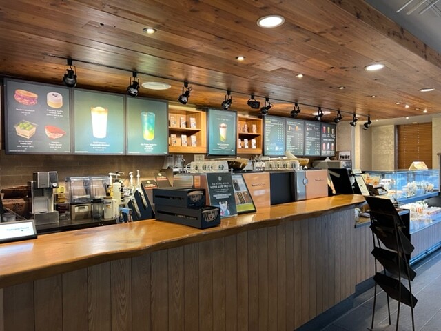 Starbucks Sin-Apgujeong — photo 3