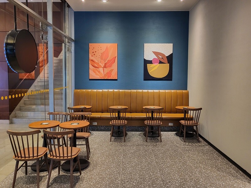 Starbucks Ima Building — photo 2