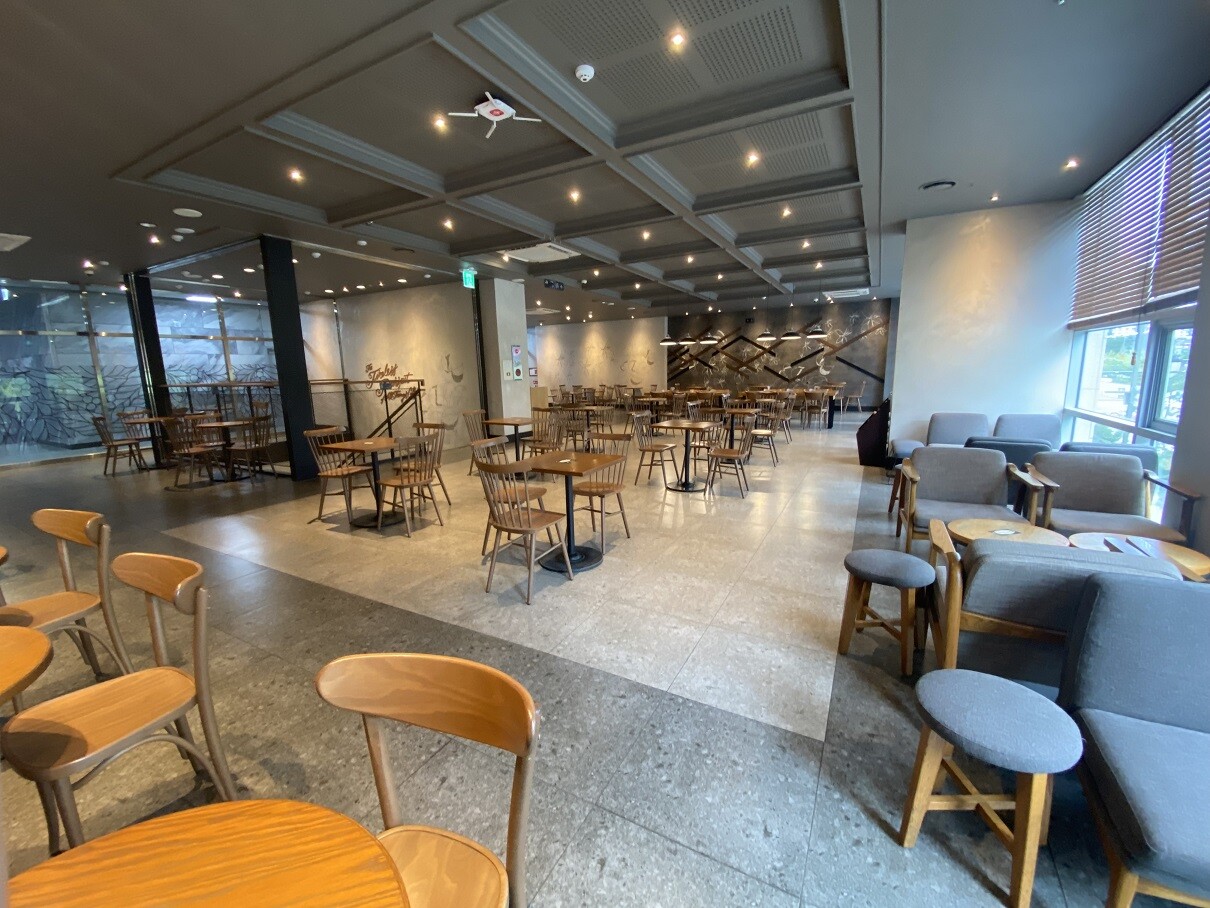 Starbucks Dongtan Station — photo 5