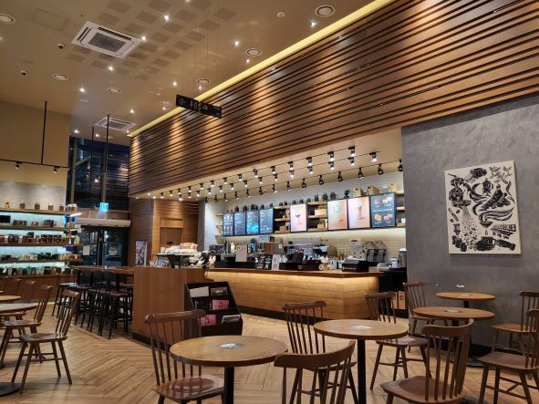 Starbucks Sin-Yongsan Station — photo 3