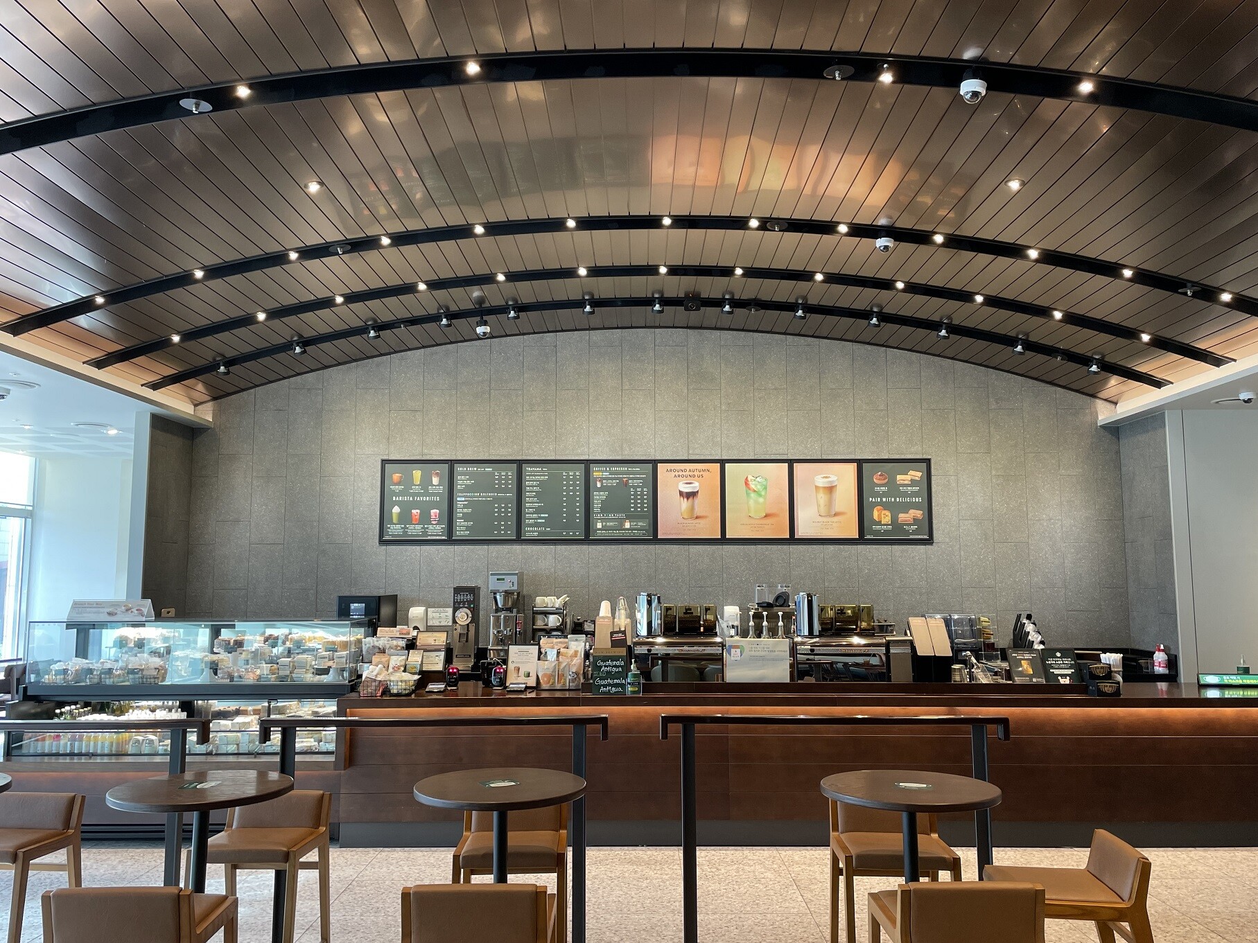 Starbucks Inha Univ. Station — photo 2