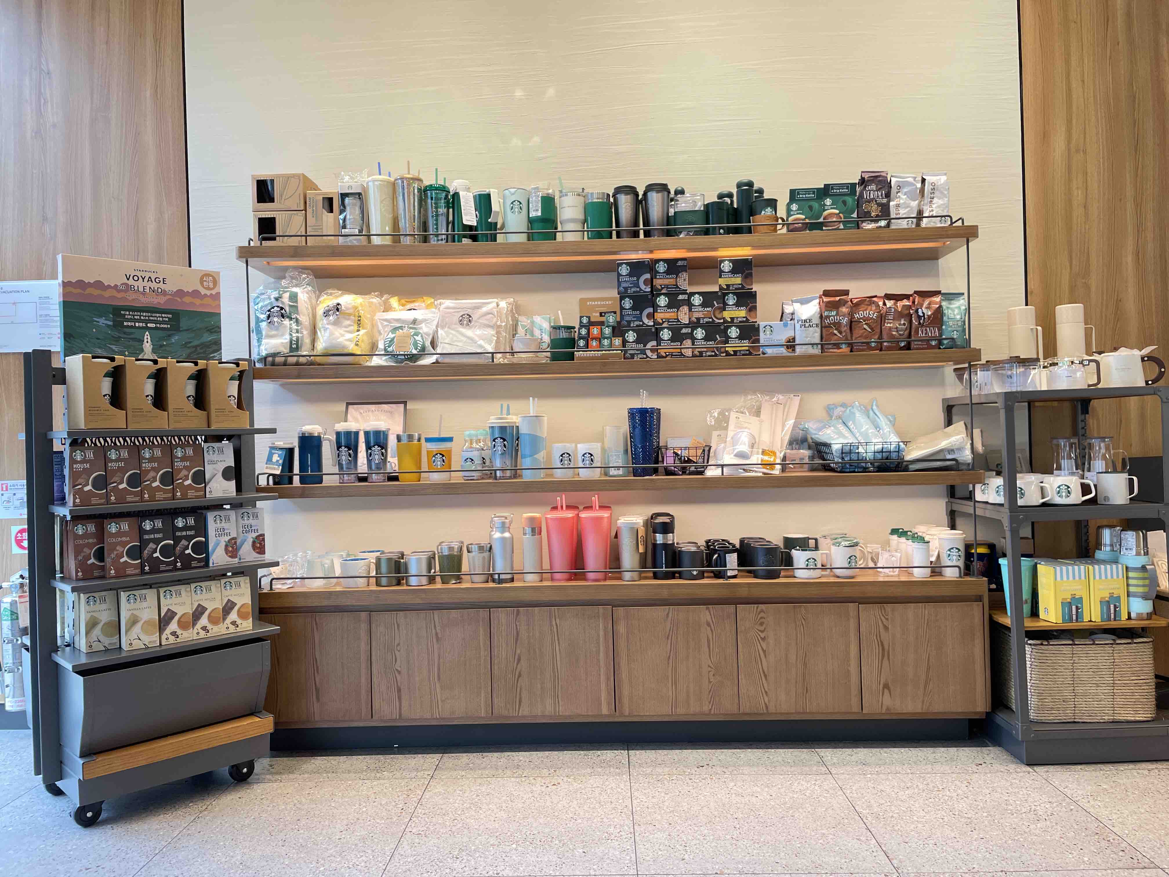 Starbucks Sanbon Station Seobu Intersection — photo 3