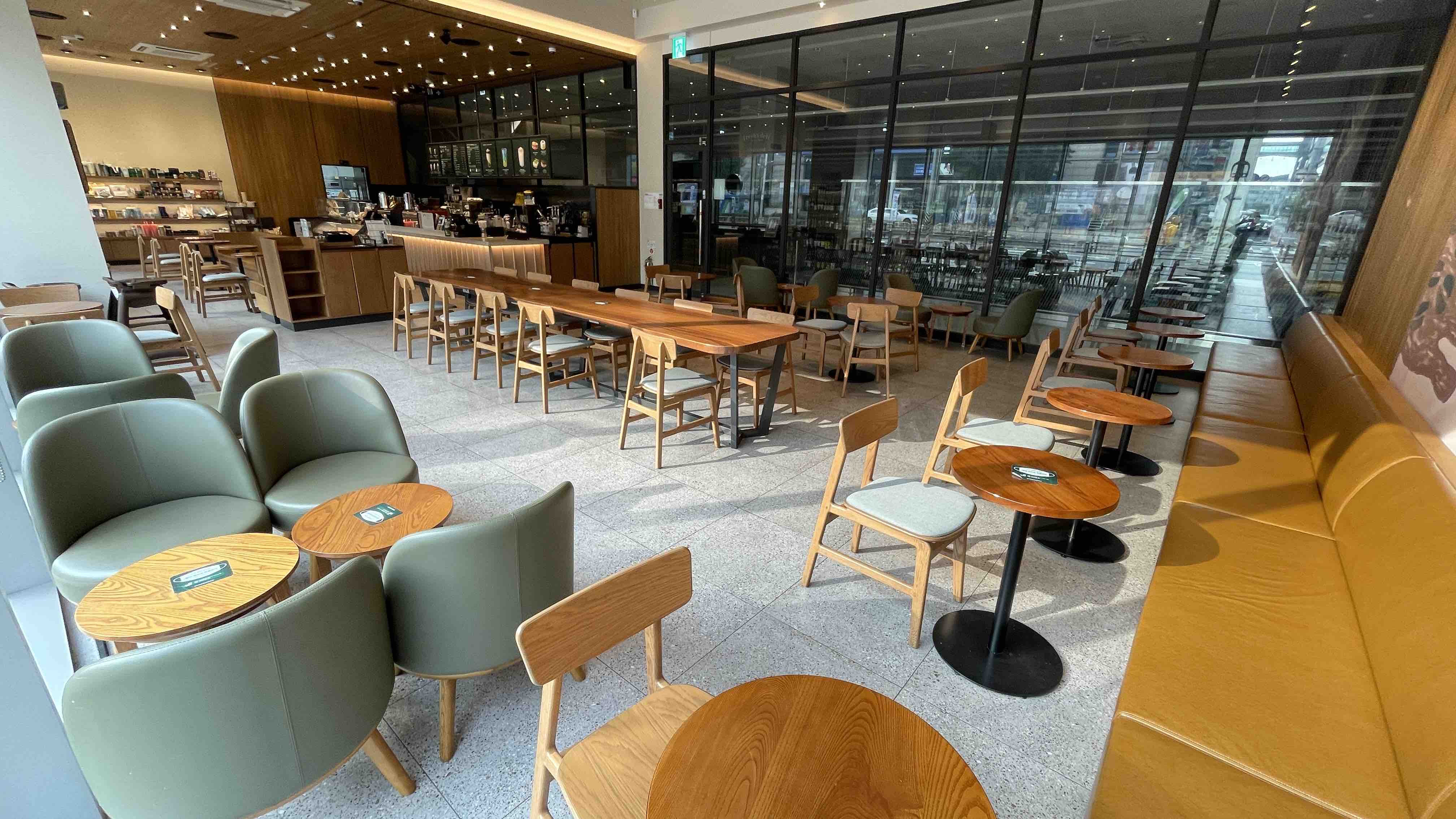Starbucks Sanbon Station Seobu Intersection — photo 4