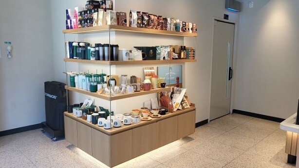 Starbucks Siheung Neunggok Station — photo 4