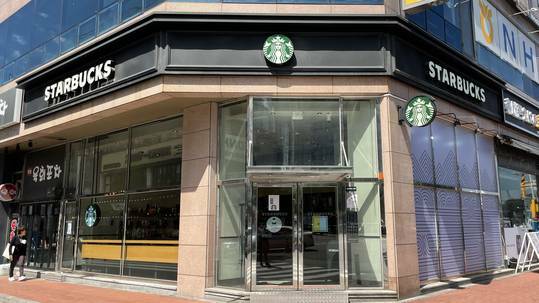 Starbucks Indeogwon Station — photo 1