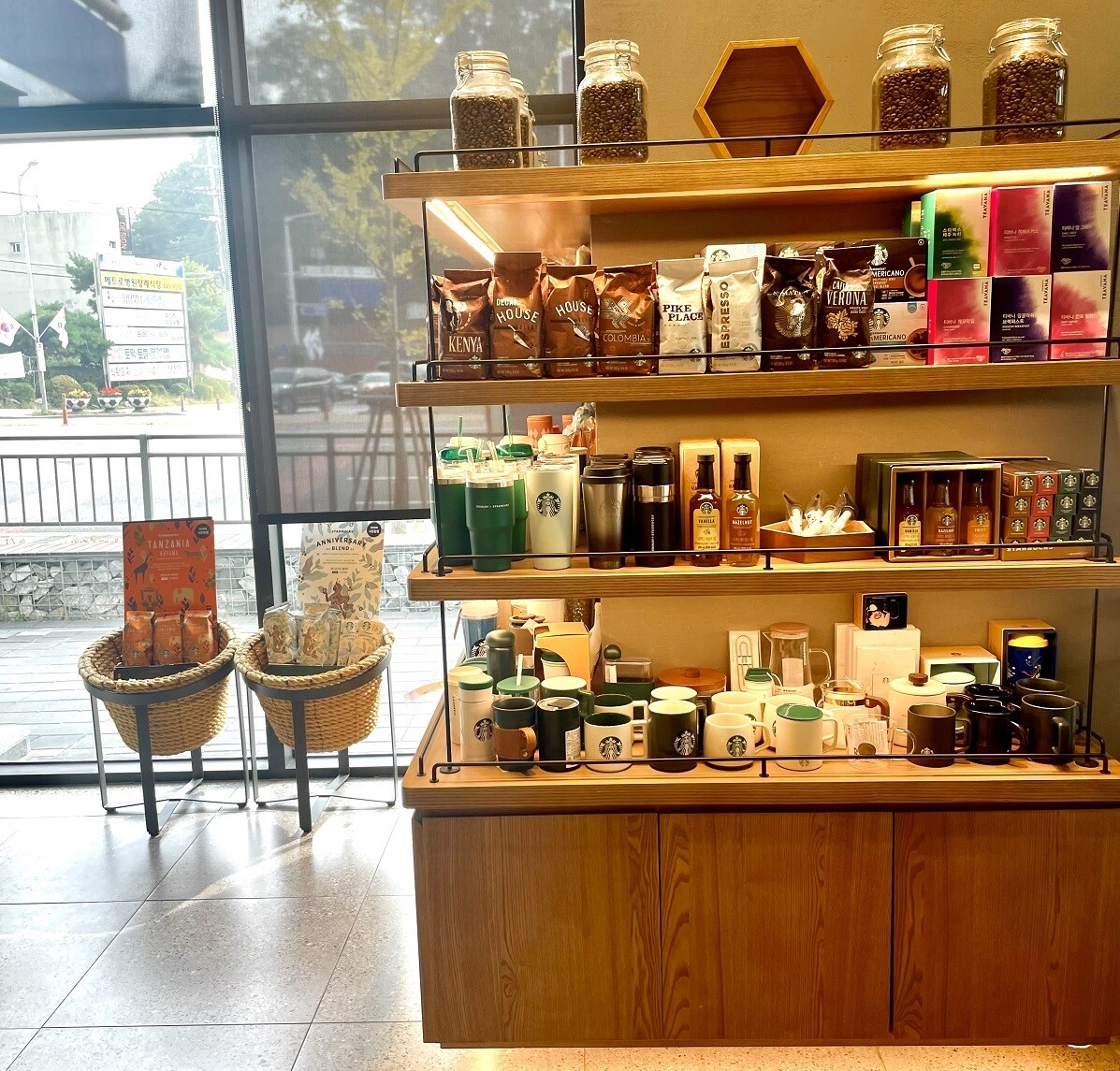 Starbucks Myeonghak Station — photo 4