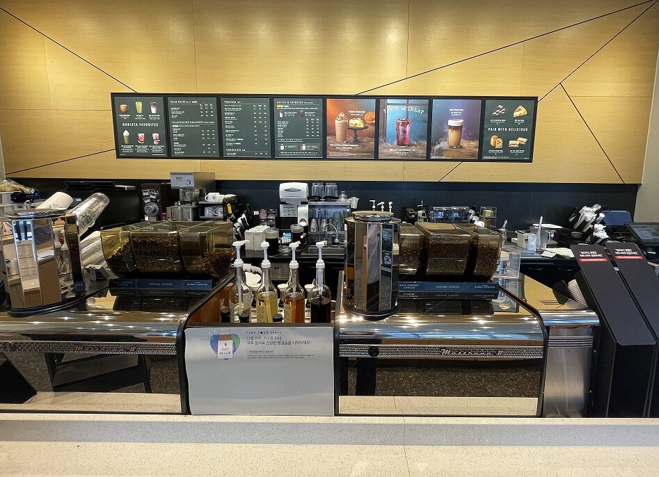 Starbucks Songdo Hyundai Outlet — photo 3