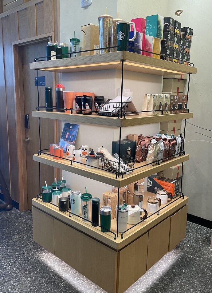 Starbucks Songdo Hyundai Outlet — photo 4