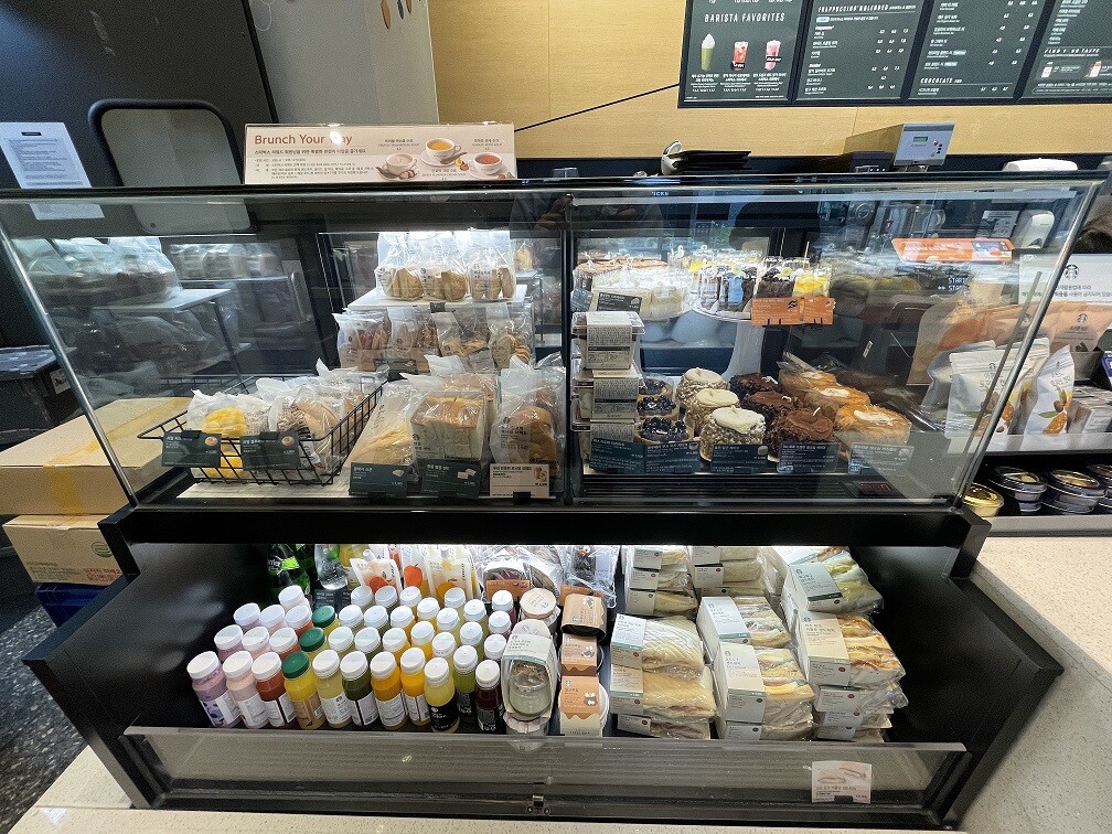 Starbucks Songdo Hyundai Outlet — photo 5