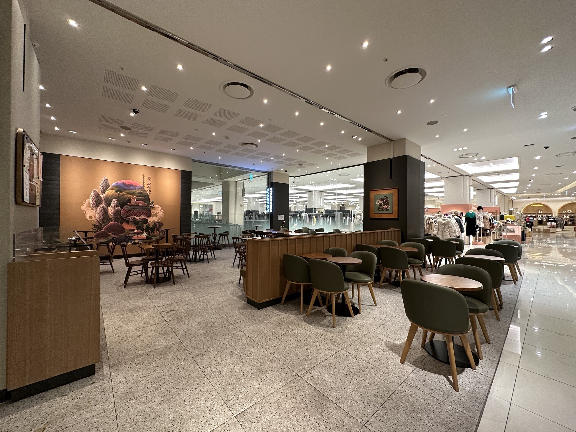 Starbucks Shinsegae Sau Seu City 3F — photo 3