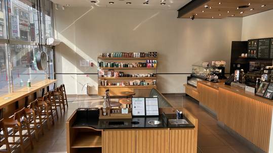 Starbucks Indeogwon Station — photo 3