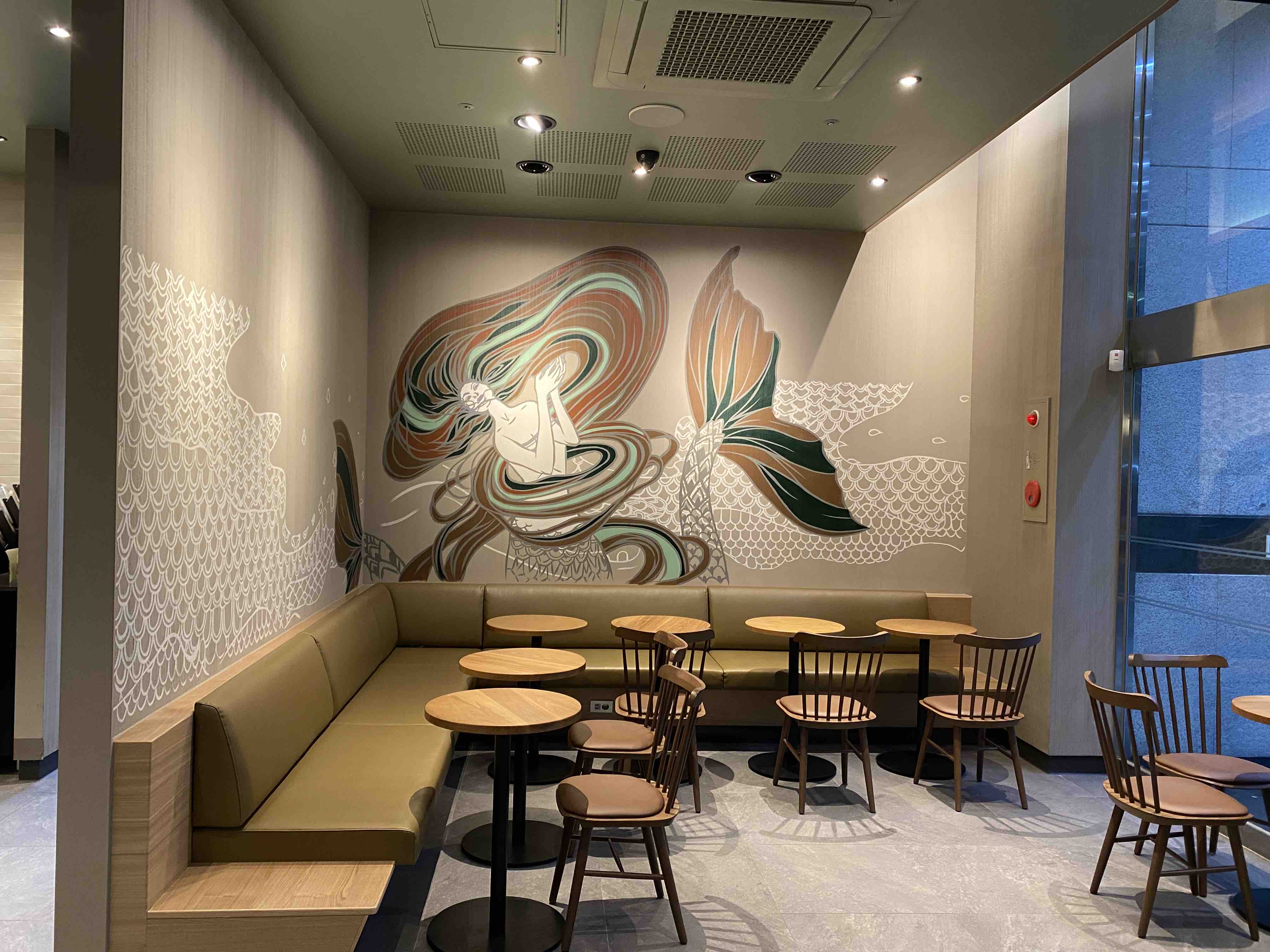 Starbucks Gongdeok Five-way Intersection — photo 4