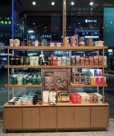 Starbucks Incheon Dangha — photo 4
