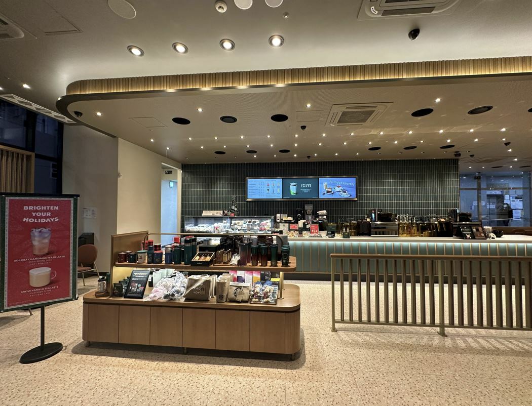 Starbucks Jichuk Station — photo 2