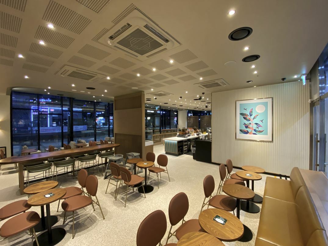 Starbucks Jichuk Station — photo 4