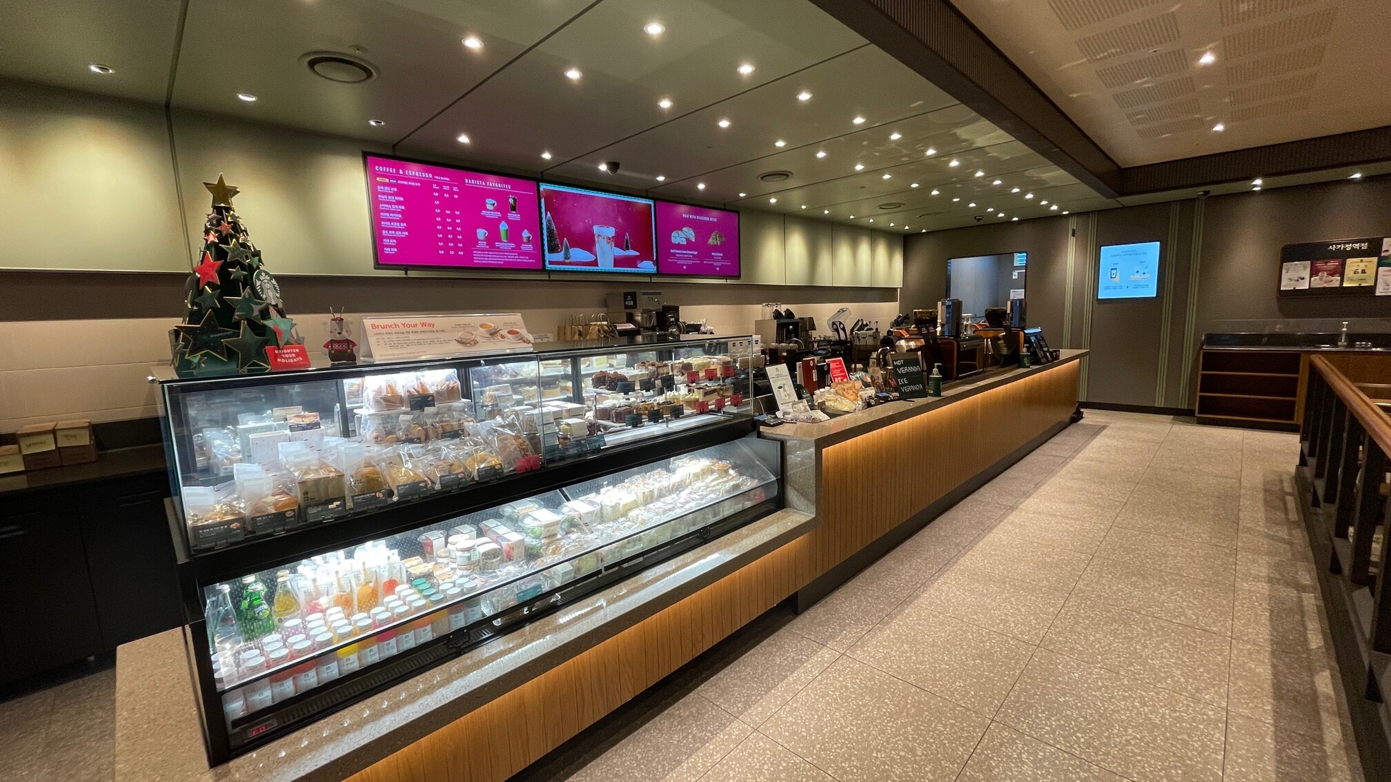 Starbucks Sa Gajeong Station — photo 3