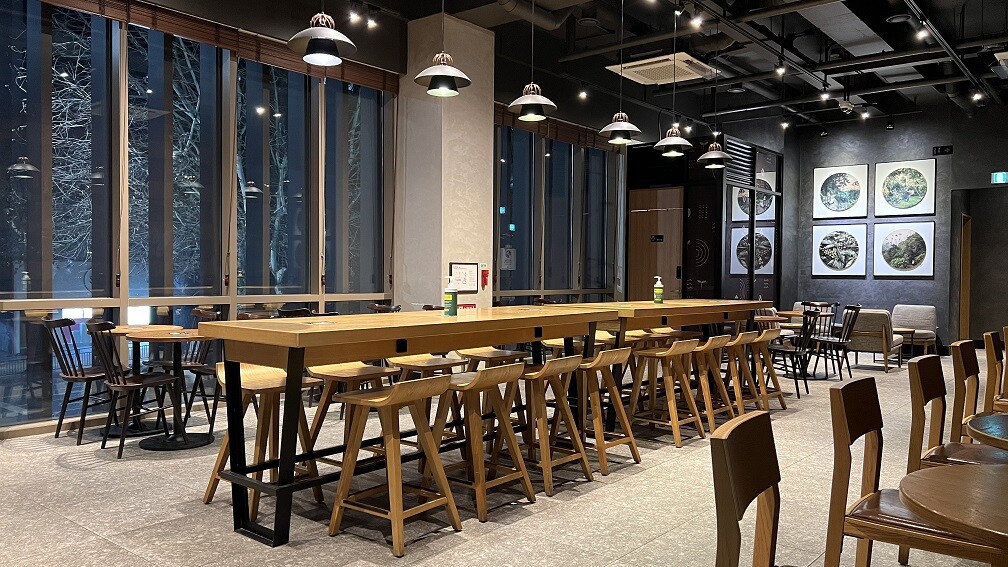 Starbucks Seocho Station Ihwa Building — photo 3