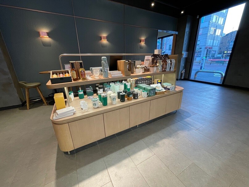 Starbucks Suwon Cheongmyeong — photo 4