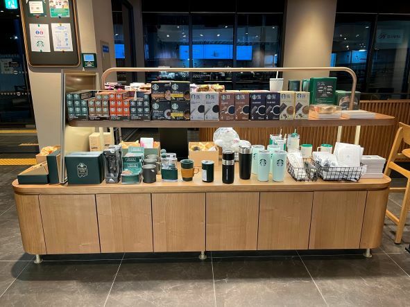 Starbucks Sosa Station — photo 4