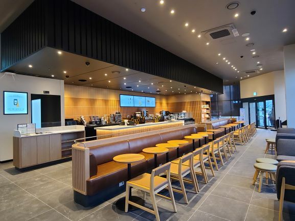 Starbucks Asan Tangjeong Station — photo 3