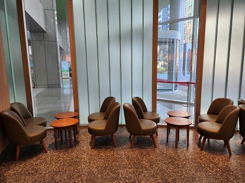Starbucks Boramae Daegyo Building — photo 2