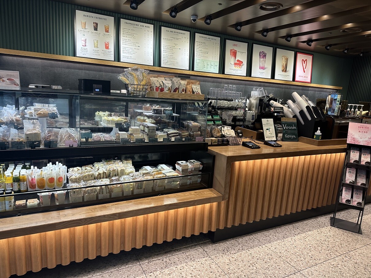Starbucks Apgujeong Miso — photo 3