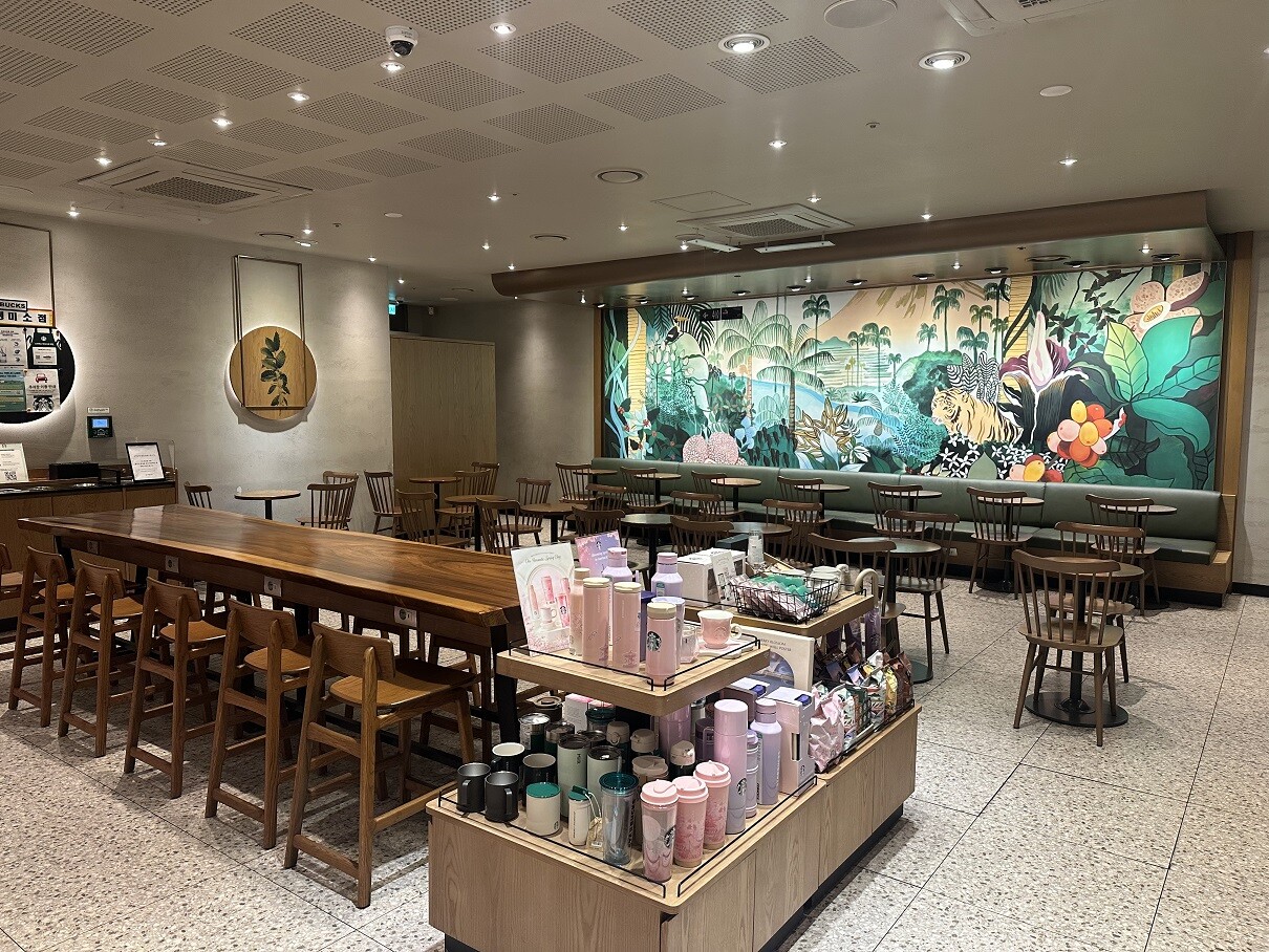 Starbucks Apgujeong Miso — photo 4