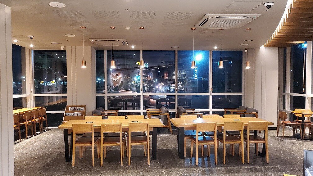 Starbucks Incheon Square Won — photo 5
