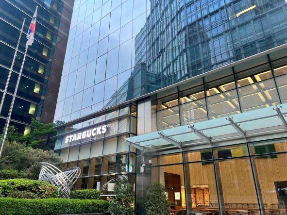 Starbucks E-Mart Tower — photo 1