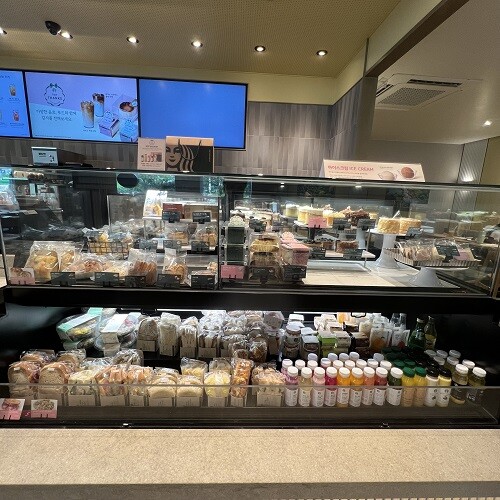Starbucks Seoul Art Center — photo 3