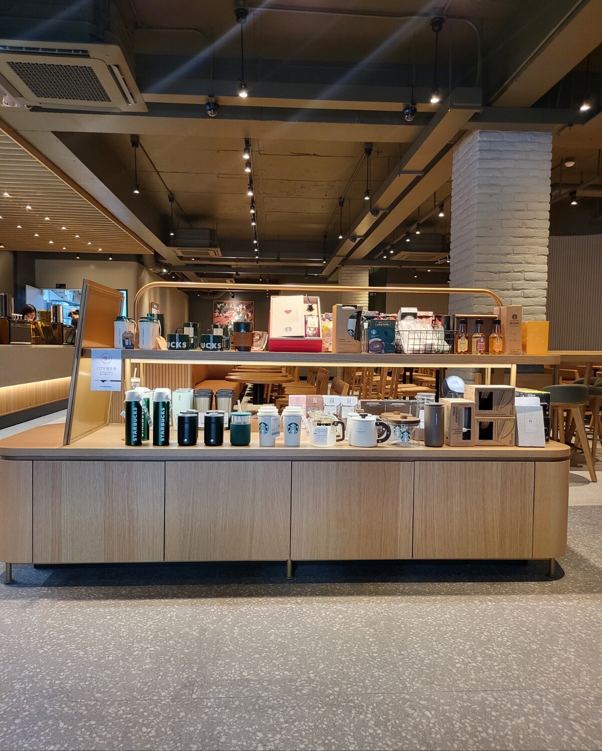 Starbucks Cheolsan Rodeo — photo 2