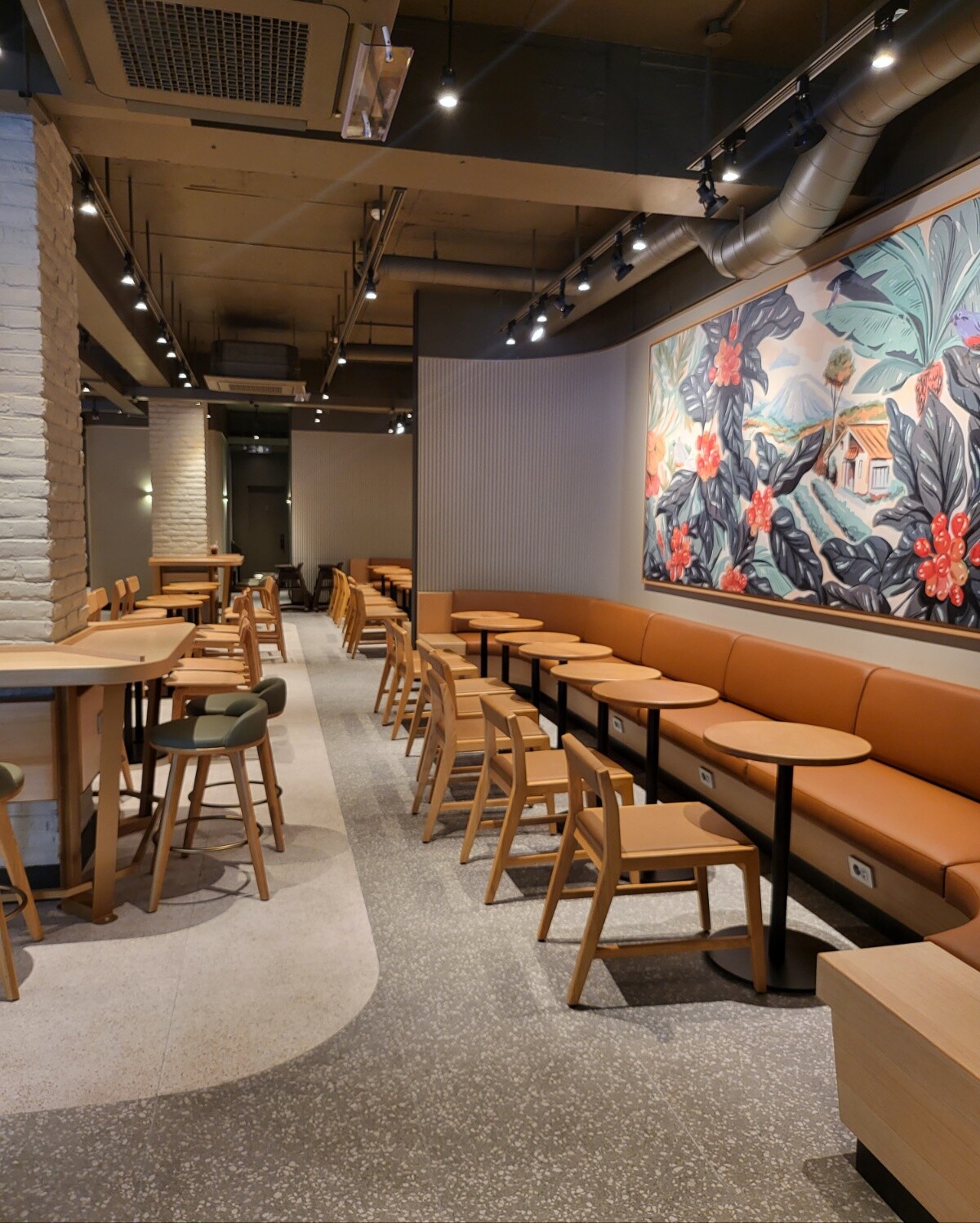 Starbucks Cheolsan Rodeo — photo 5