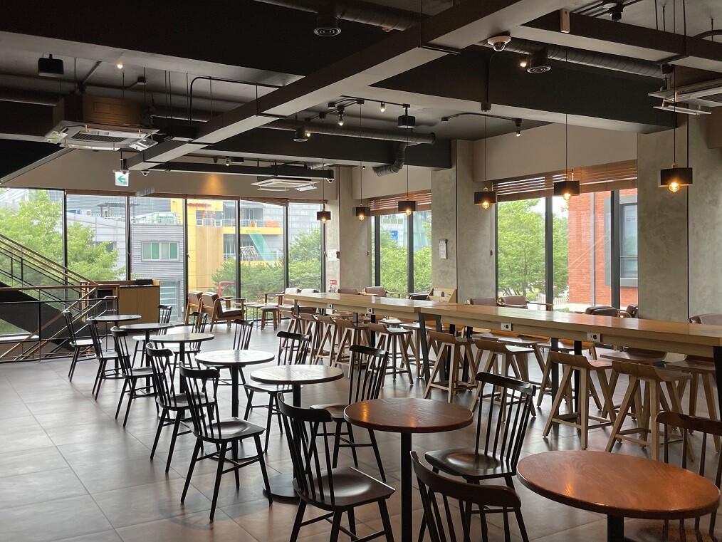 Starbucks Eorin Ewha Womans Univ. Park Station — photo 4