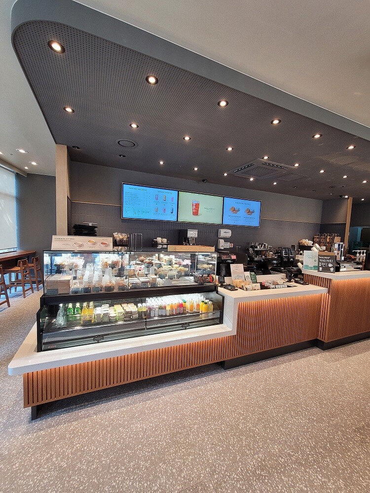 Starbucks Busan Yeonsan Station — photo 2