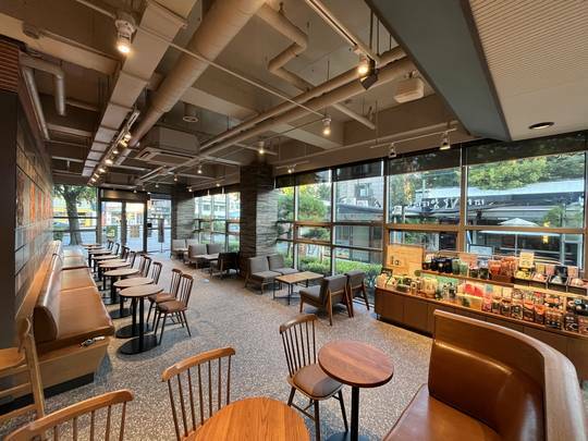 Starbucks Gyeongbokgung Station — photo 3