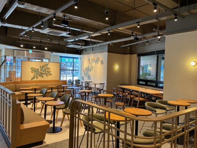 Starbucks Seo-Daejeon Intersection — photo 5
