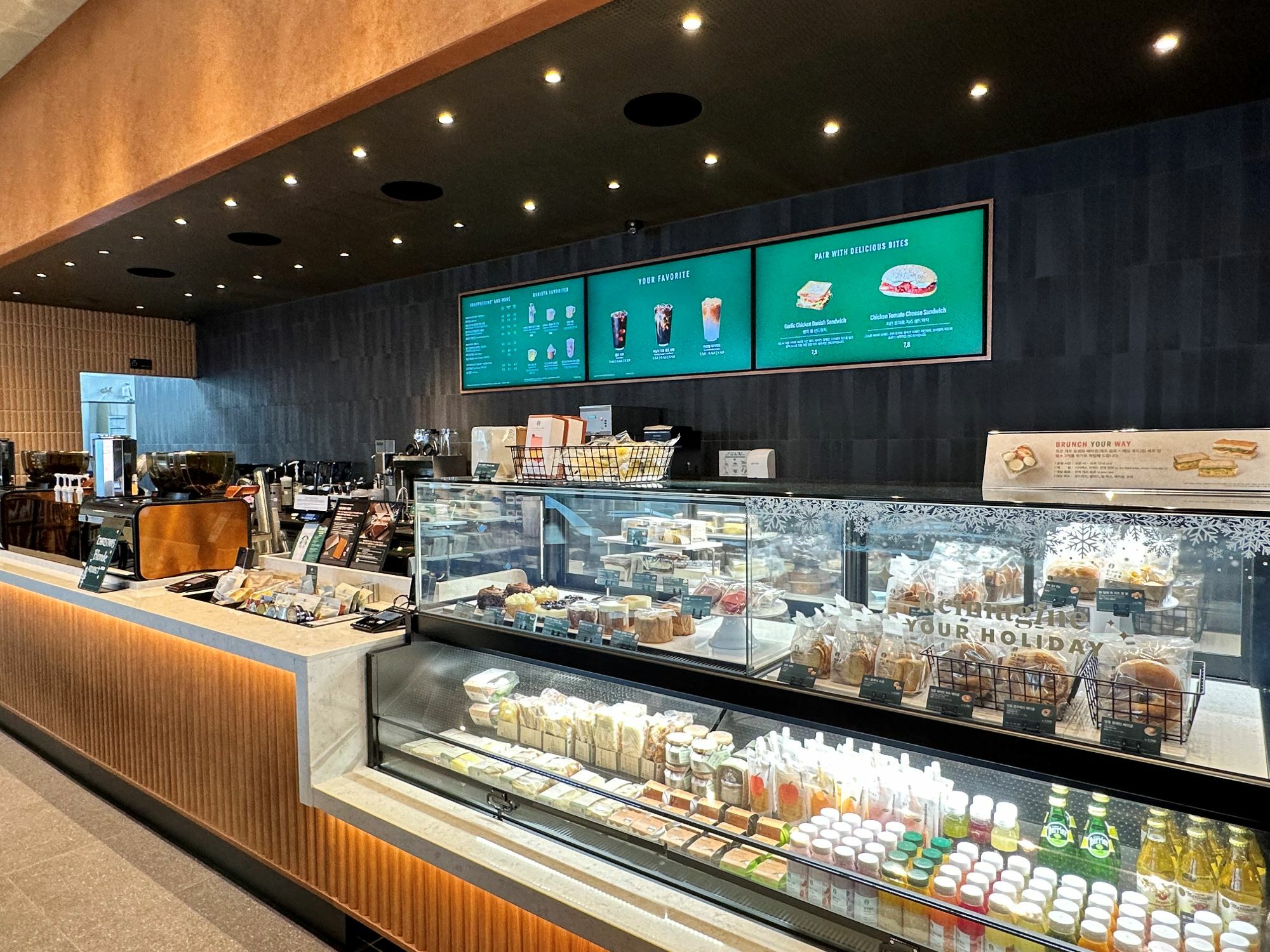 Starbucks Daegu Sinmae Station — photo 2