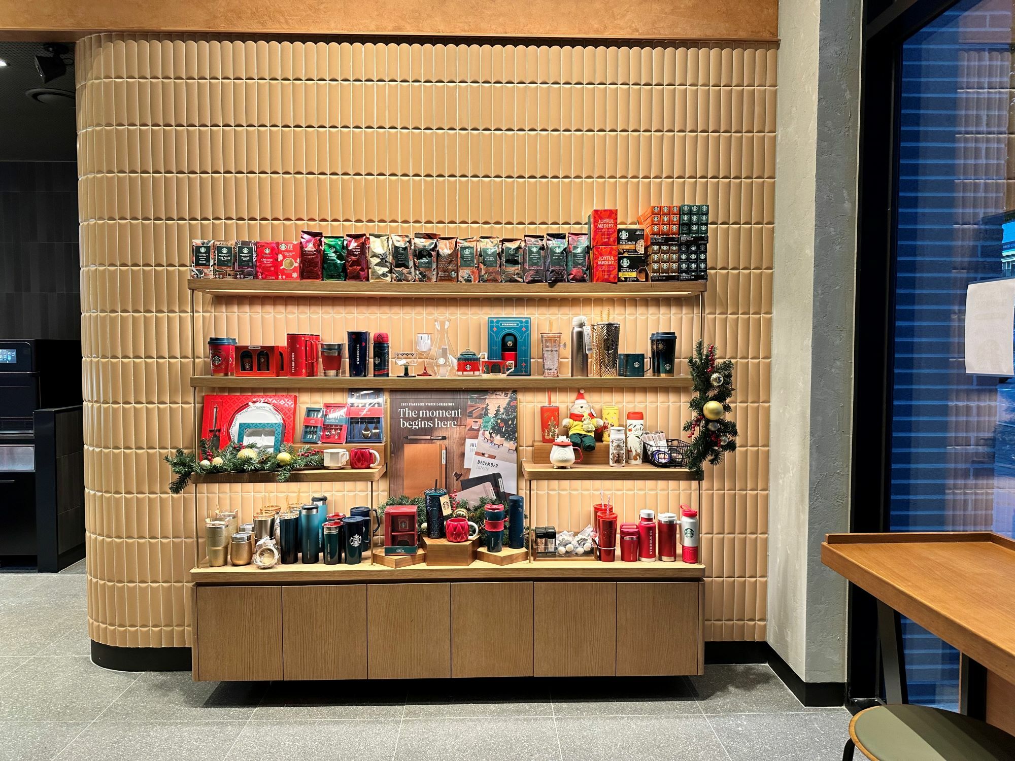 Starbucks Daegu Sinmae Station — photo 3